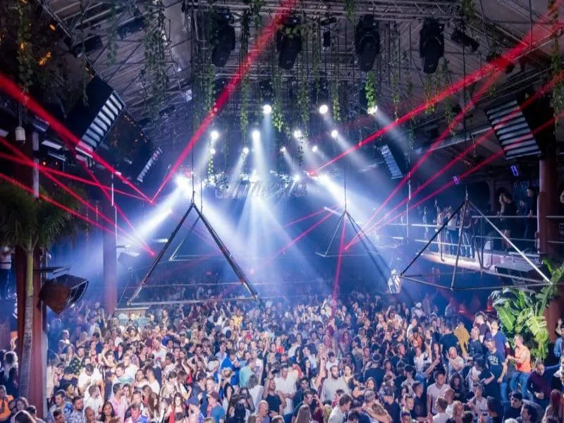 Atmos Club: "Hầm ngầm" bí ẩn đầy mê hoặc