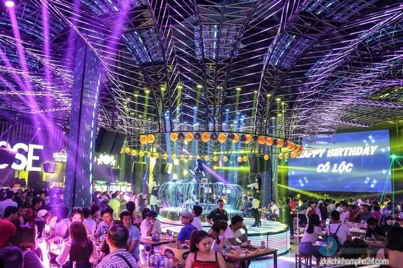 Brilliant Top Bar (Đà Nẵng): Sự Kết Hợp Hoàn Hảo Giữa Hiện Đại và Cổ Điển