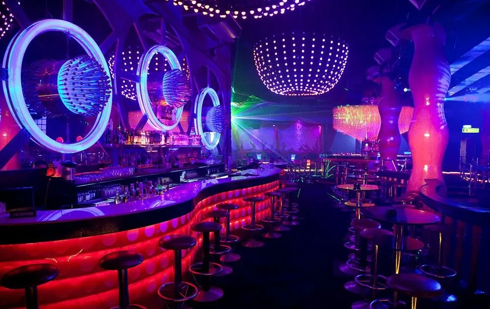 Văn hóa ứng xử khi đến các club sang chảnh