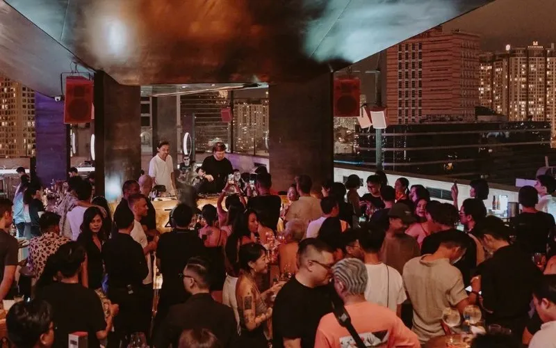 Glow Skybar: Tận Hưởng View "Triệu Đô" Giữa Lòng Quận 1