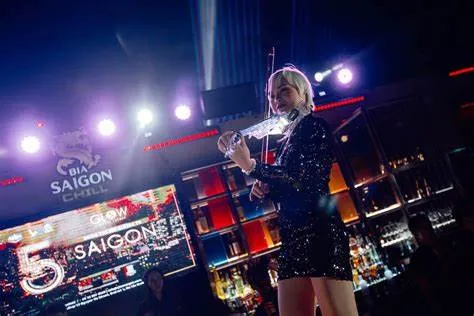 "Quẩy" hết mình ở những quán bar, club náo nhiệt