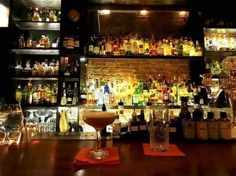 Tại Sao Cocktail Luôn Được Yêu Thích Ở Các Quán Bar?