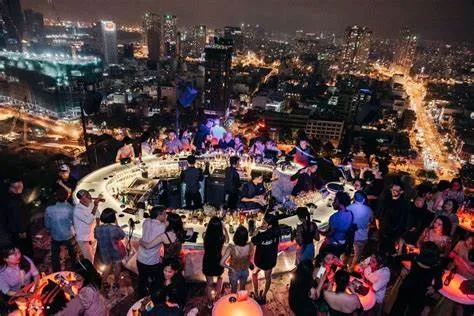 Tại sao một quán bar có thực đơn đồ ăn ngon lại được yêu thích?